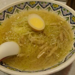 いつもは新松戸だが、昨日は新橋の揚州商人でネギラーメン