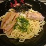 昨日は自然薯からのダーツバーからの油そば