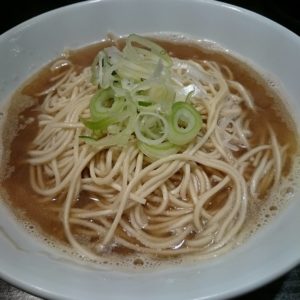 飲み相手が全然来そうにないのでラーメン