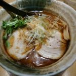 最近新宿で人気の焼きあごラーメン