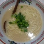 早めの締めは小倉駅ホームにあるラーメン屋