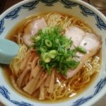 2軒目は小倉で有名な醤油ラーメン店、藤王