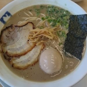 4日目の昼は魁龍。相変わらずのドトンコツ久留米ラーメン