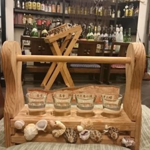 最後の夜はホテルのレストランで龍郷の焼酎飲み比べ