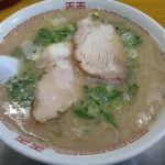 福岡行く途中で小腹が空いたので3号線沿いのふくちゃんラーメンへ