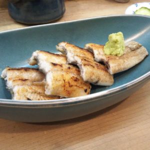 鳥町商店街にある鰻の老舗で白焼き定食を