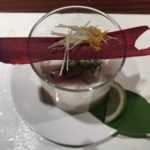 湯布院でも川上エリアの山奥に佇む草屋根の母屋を持つ料理宿